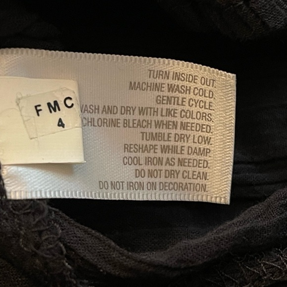 Old Navy Black and Silver Coverup Size Medium - Picture 3 of 4